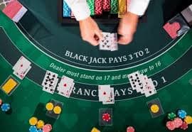 Lightning Dice live dealer rolling three dice on naga138 slot studio table